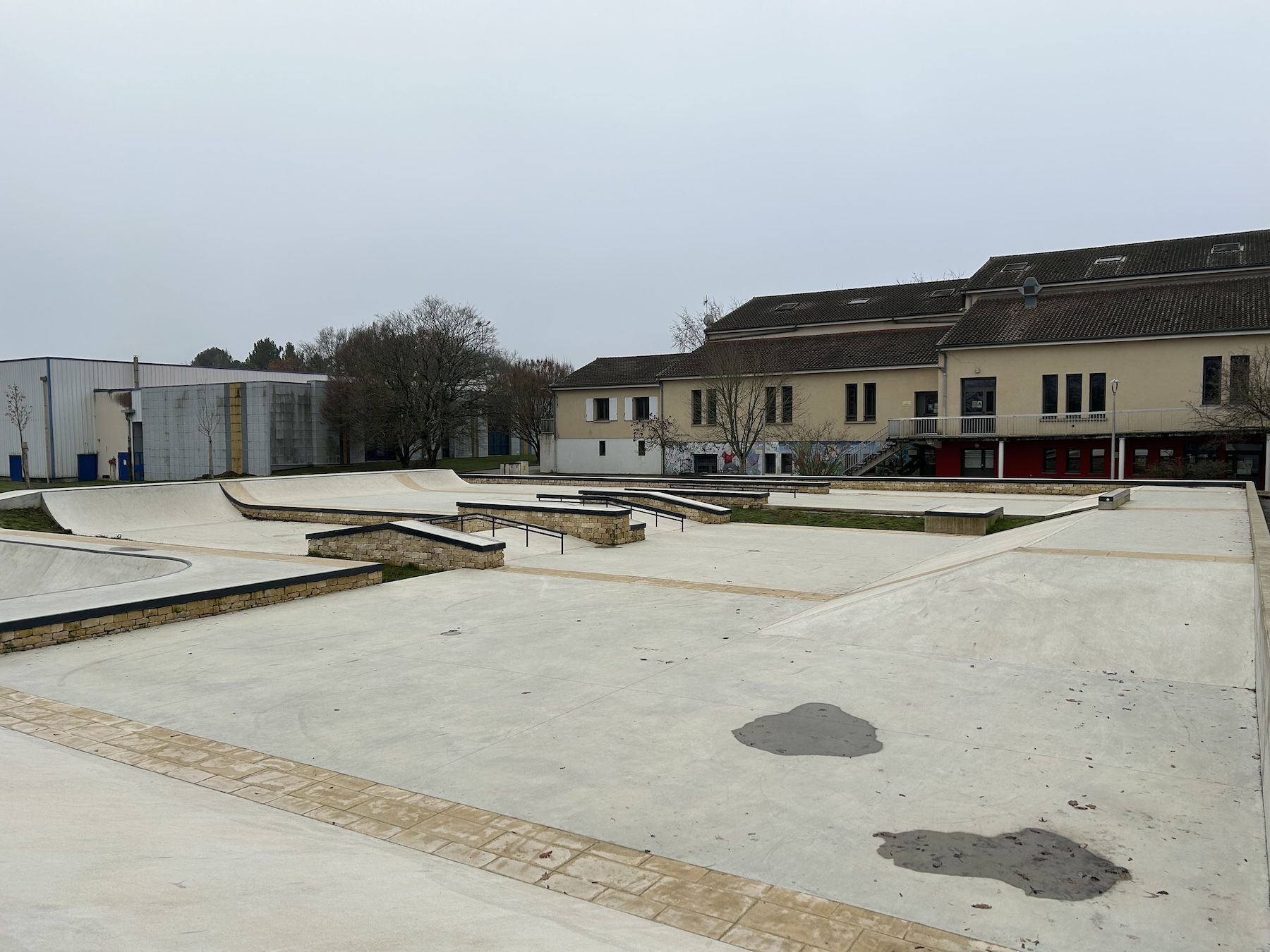 Fontaine-le-Comte skatepark